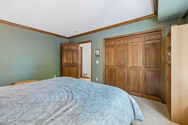 6117 Habitat Court S, Edina, MN 55436