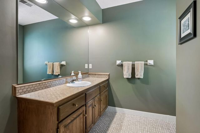 6117 Habitat Court S, Edina, MN 55436