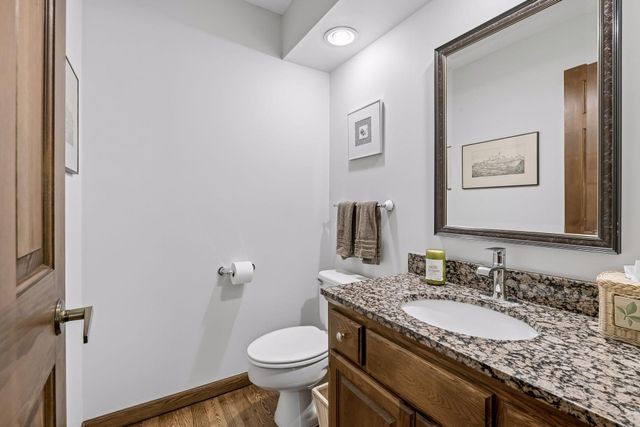 6117 Habitat Court S, Edina, MN 55436