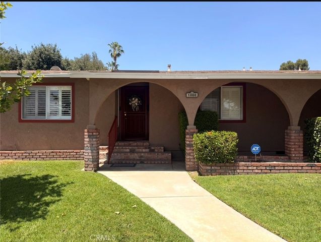 1060 E Lynwood, San Bernardino, CA 92404