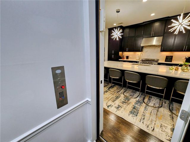 1108 Briar Cove Circle, Atlanta, GA 30329