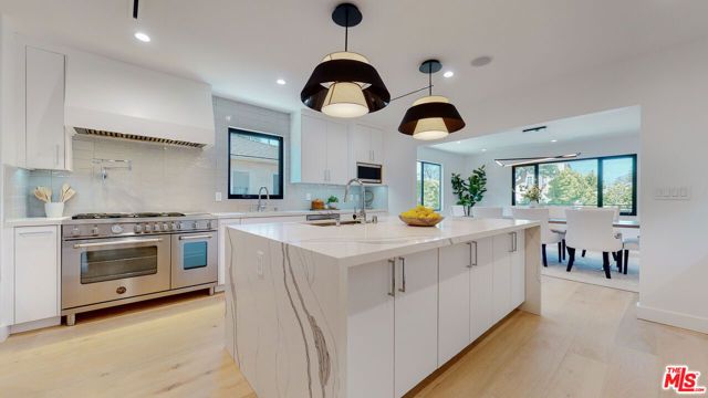 1824 Stearns Drive, Los Angeles, CA 90035