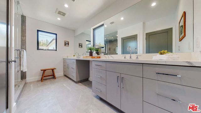 1824 Stearns Drive, Los Angeles, CA 90035
