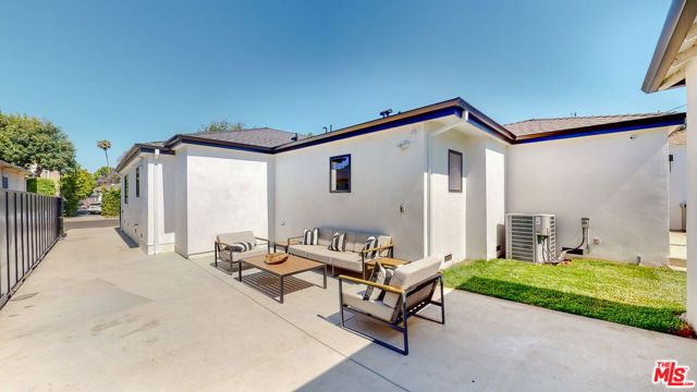1824 Stearns Drive, Los Angeles, CA 90035