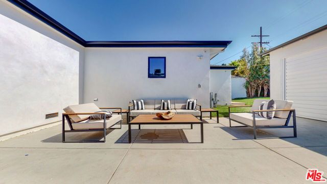 1824 Stearns Drive, Los Angeles, CA 90035
