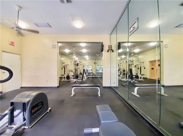 2445 SW 18th Terrace 413, Fort Lauderdale, FL 33315