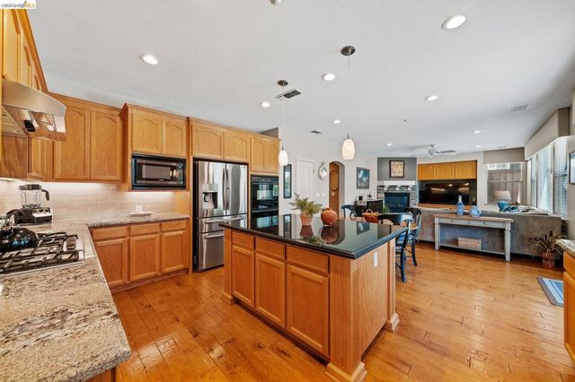 1320 Sand Drift Dr, Brentwood, CA 94513
