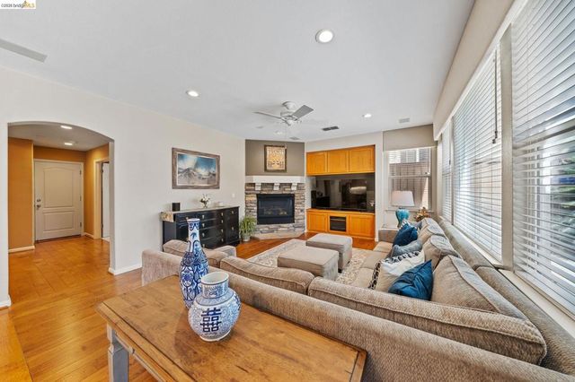 1320 Sand Drift Dr, Brentwood, CA 94513