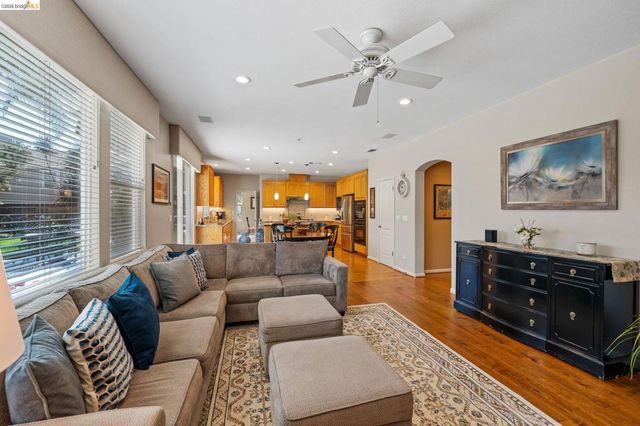 1320 Sand Drift Dr, Brentwood, CA 94513