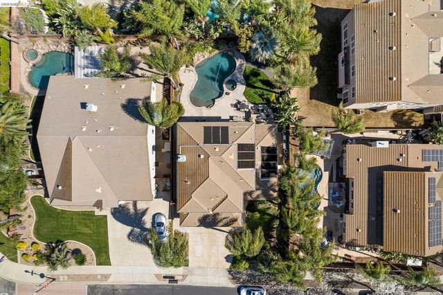 1320 Sand Drift Dr, Brentwood, CA 94513
