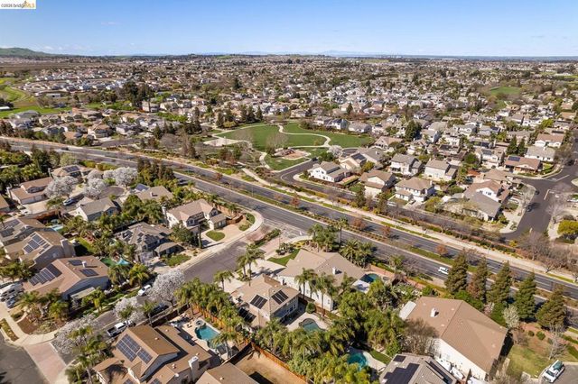 1320 Sand Drift Dr, Brentwood, CA 94513