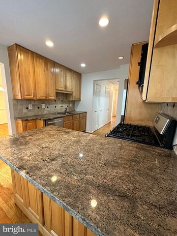 2258 CARTBRIDGE RD, Falls Church, VA 22043