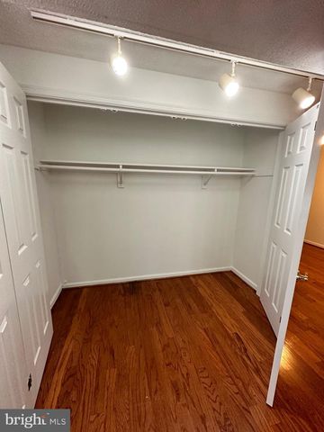 2258 CARTBRIDGE RD, Falls Church, VA 22043