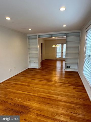 2258 CARTBRIDGE RD, Falls Church, VA 22043