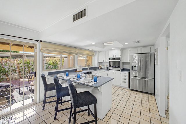 5865 E THOMAS Road, Scottsdale, AZ 85251