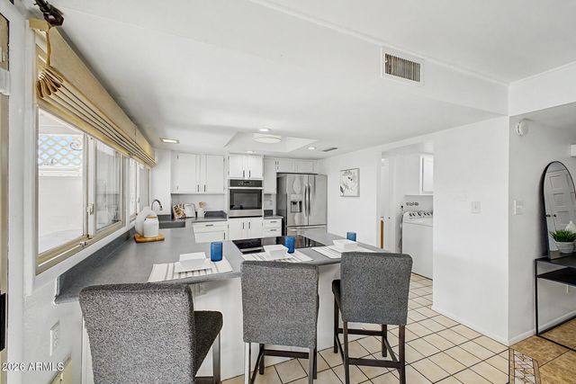 5865 E THOMAS Road, Scottsdale, AZ 85251