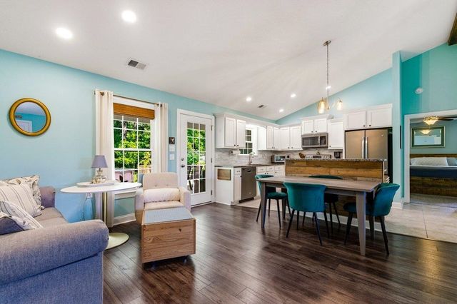 225 Fox Hunt Pl., Galivants Ferry, SC 29544