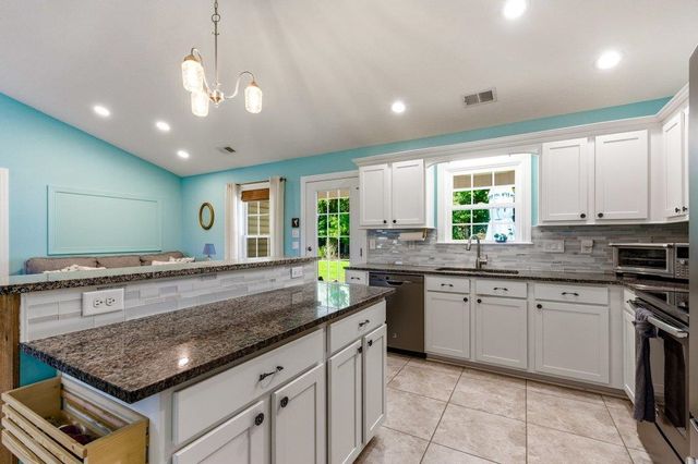 225 Fox Hunt Pl., Galivants Ferry, SC 29544