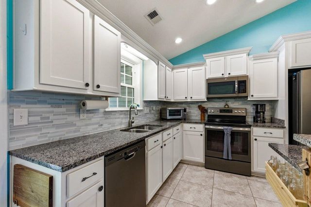 225 Fox Hunt Pl., Galivants Ferry, SC 29544