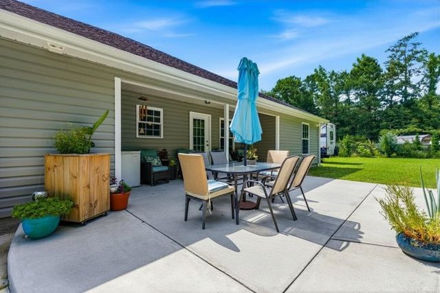 225 Fox Hunt Pl., Galivants Ferry, SC 29544