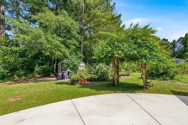 225 Fox Hunt Pl., Galivants Ferry, SC 29544