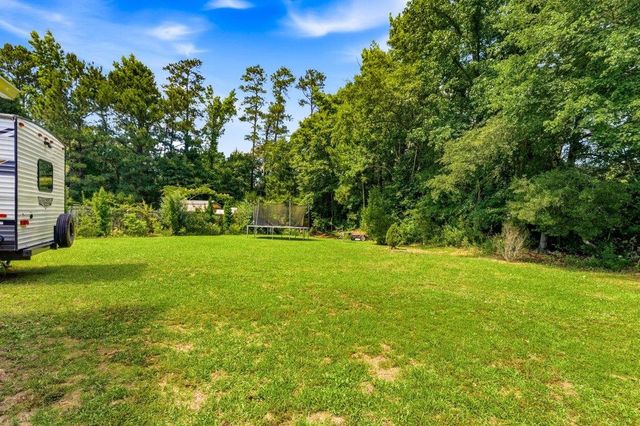 225 Fox Hunt Pl., Galivants Ferry, SC 29544