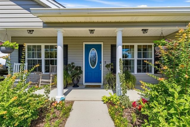 225 Fox Hunt Pl., Galivants Ferry, SC 29544