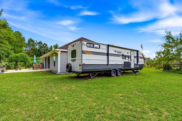 225 Fox Hunt Pl., Galivants Ferry, SC 29544