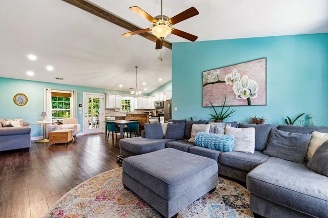 225 Fox Hunt Pl., Galivants Ferry, SC 29544