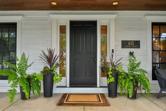 615 Easton Avenue, Geneva, IL 60134