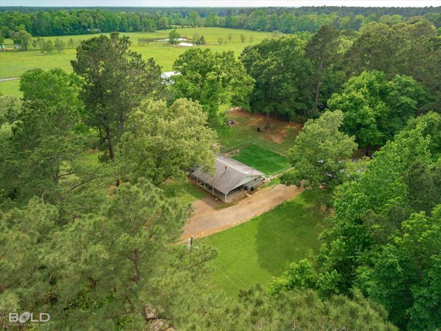 186 Hughes Road, Coushatta, LA 71019