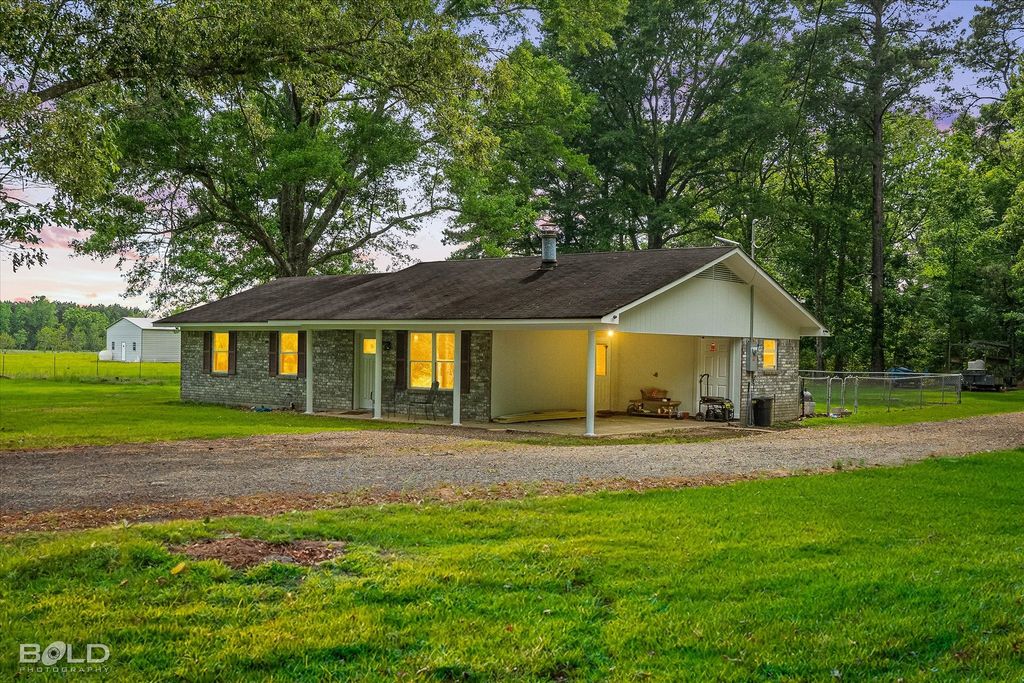 186 Hughes Road, Coushatta, LA 71019