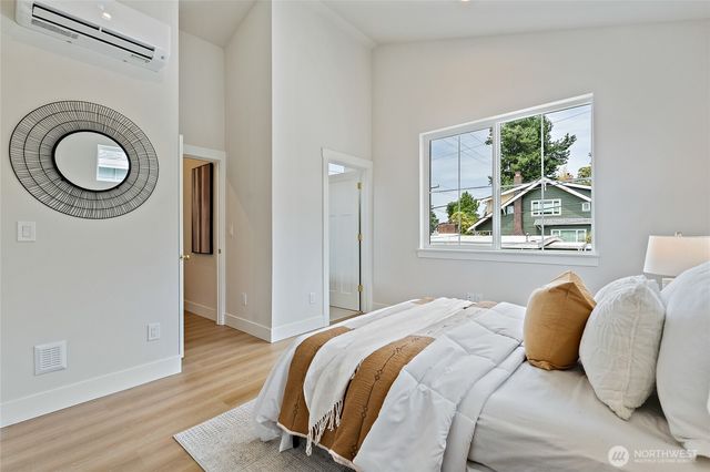 263 NW 42nd Street, Seattle, WA 98107