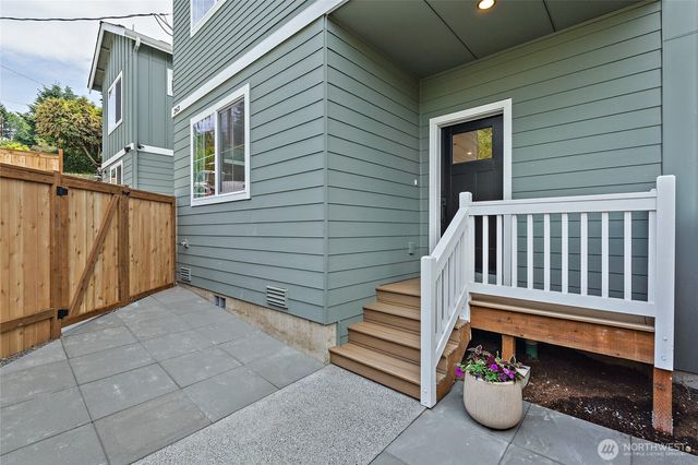 263 NW 42nd Street, Seattle, WA 98107