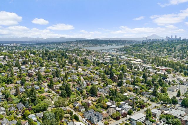 263 NW 42nd Street, Seattle, WA 98107