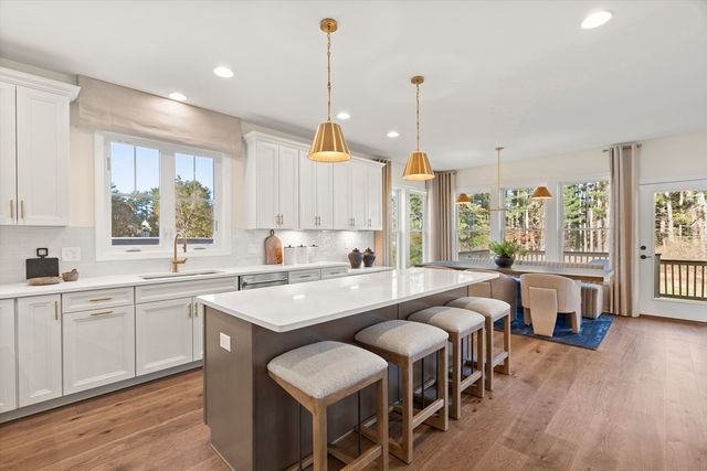 3 Germain Way 16, Norton, MA 02766