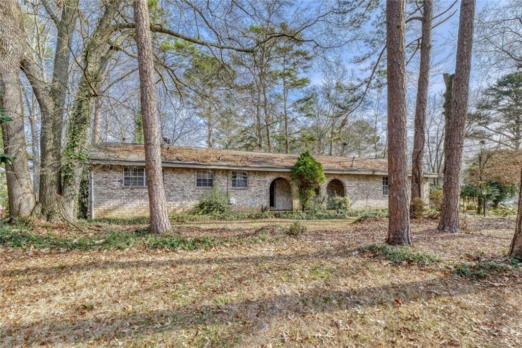 6655 Leisure Trail, Atlanta, GA 30349