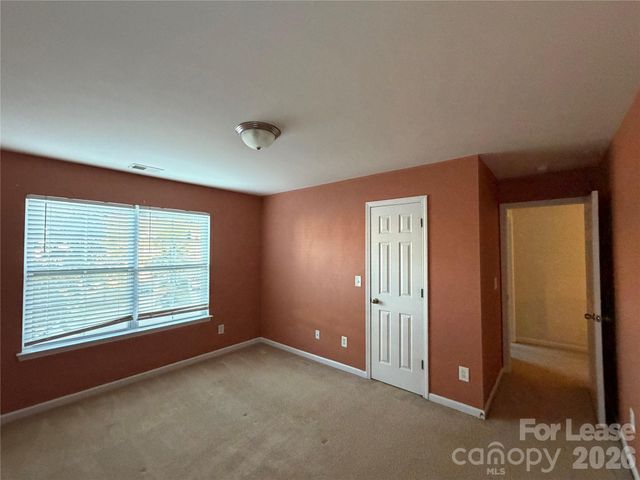 5615 Tipperlinn Way, Charlotte, NC 28278