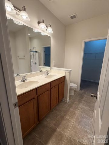5615 Tipperlinn Way, Charlotte, NC 28278