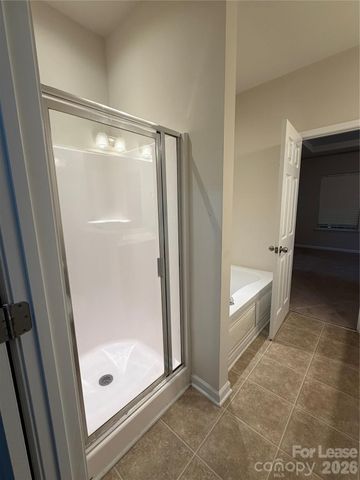 5615 Tipperlinn Way, Charlotte, NC 28278