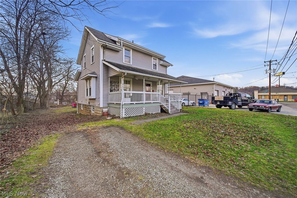 82 Dellenberger Avenue, Akron, OH 44312