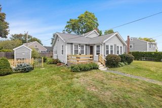 4 Wharf Ln, Kingston, MA 02364