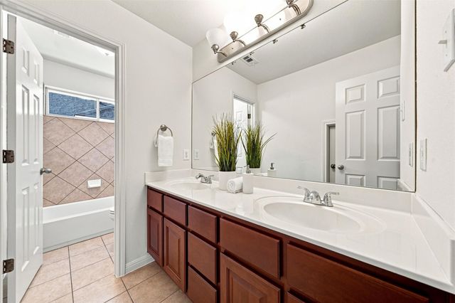 8017 Ladera Verde DR, Austin, TX 78739