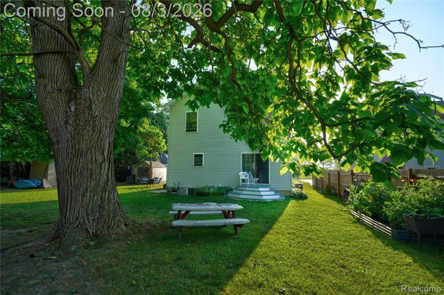 5096 N Irish Road, Richfield Township, MI 48423