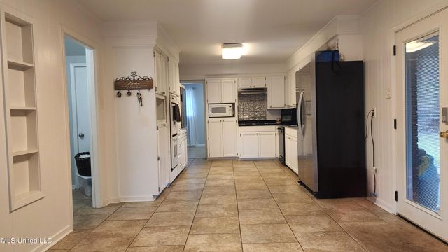 200 Dunbarton Drive, Natchez, MS 39120