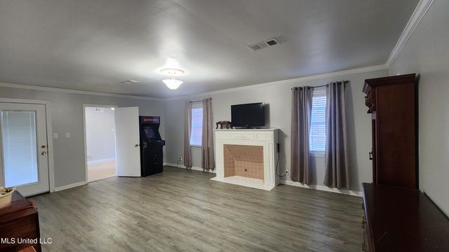 200 Dunbarton Drive, Natchez, MS 39120