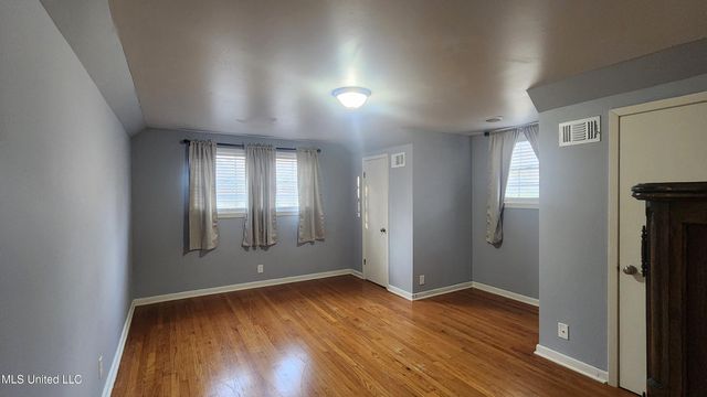 200 Dunbarton Drive, Natchez, MS 39120