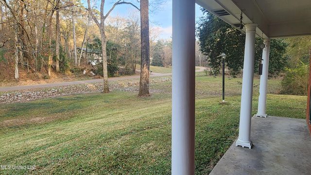 200 Dunbarton Drive, Natchez, MS 39120
