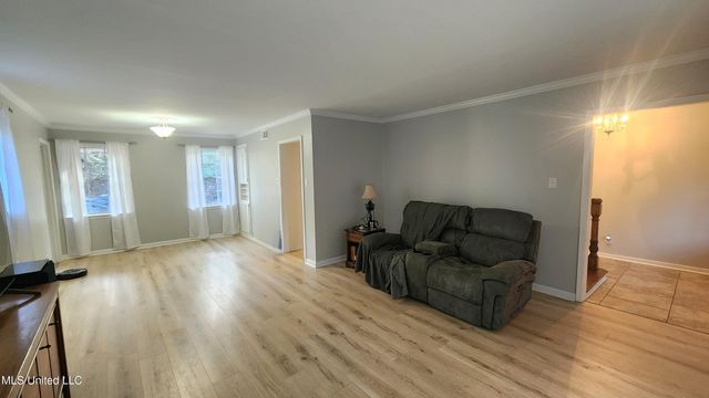 200 Dunbarton Drive, Natchez, MS 39120