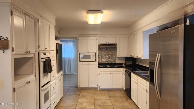 200 Dunbarton Drive, Natchez, MS 39120